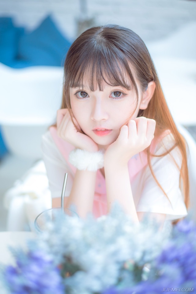 勤奋是一条神奇的线，用它可以串起无数知识的珍珠。——佚名